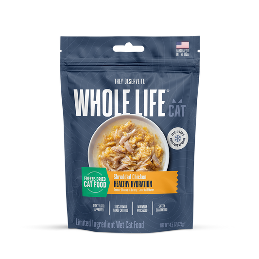 Hydrating Snack and Meal Complement For Cats – Shredded Chicken Chunks in Gravy